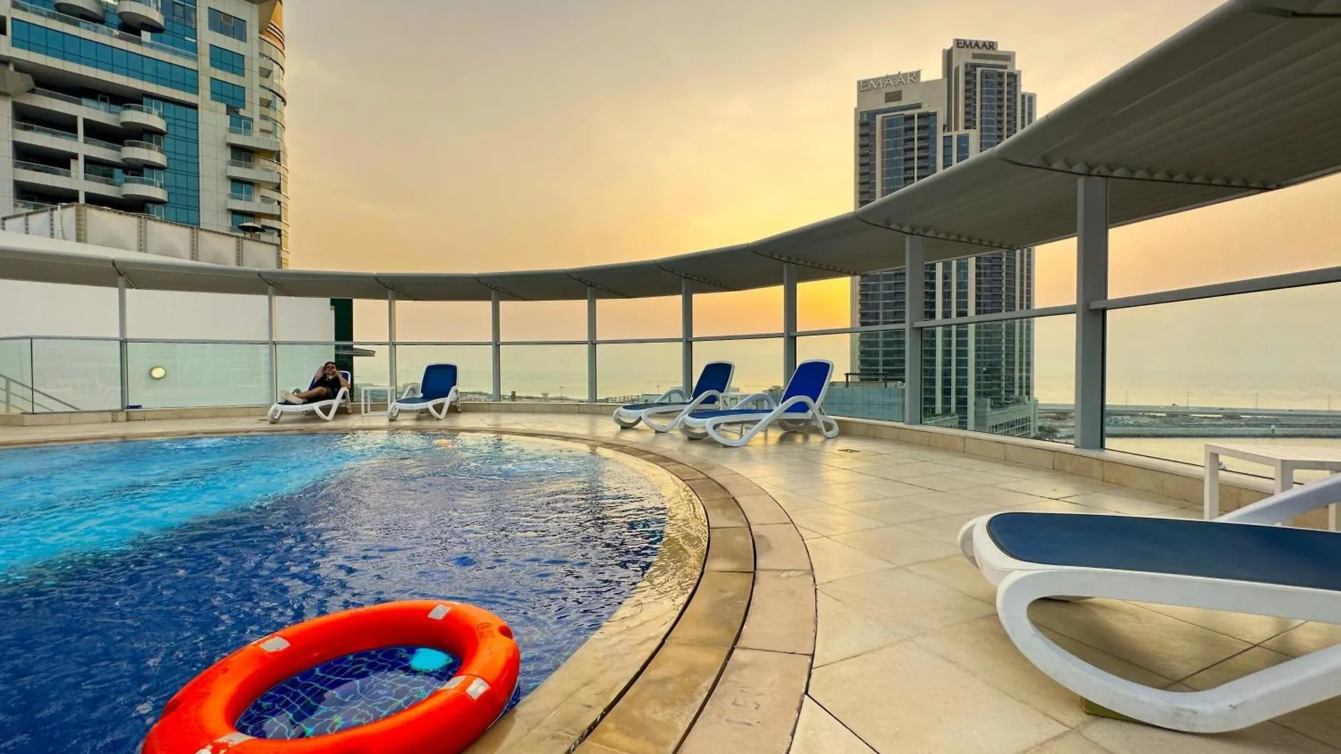 Luxury Rooftop Pool With Full Marina View 45 Percent Off Dubai 0*,  United Arab Emirates