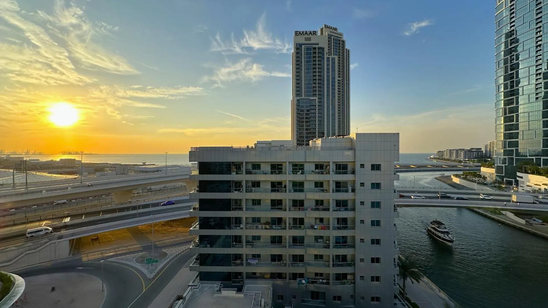 Luxury Rooftop Pool With Full Marina View 45 Percent Off Dubai 0*,  United Arab Emirates