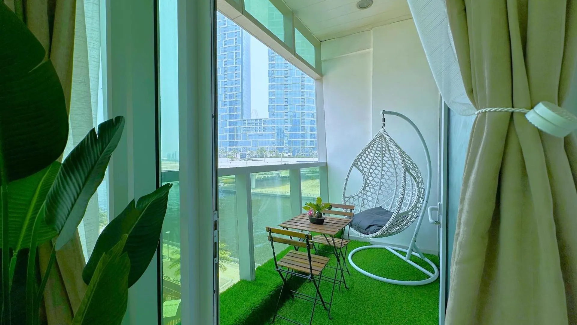 Luxury Rooftop Pool With Full Marina View 45 Percent Off Dubai 0*,  United Arab Emirates